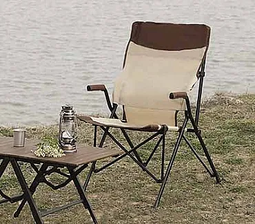 Warum klappbare Campingstühle ein Muss für Outdoor-Enthusiasten sind